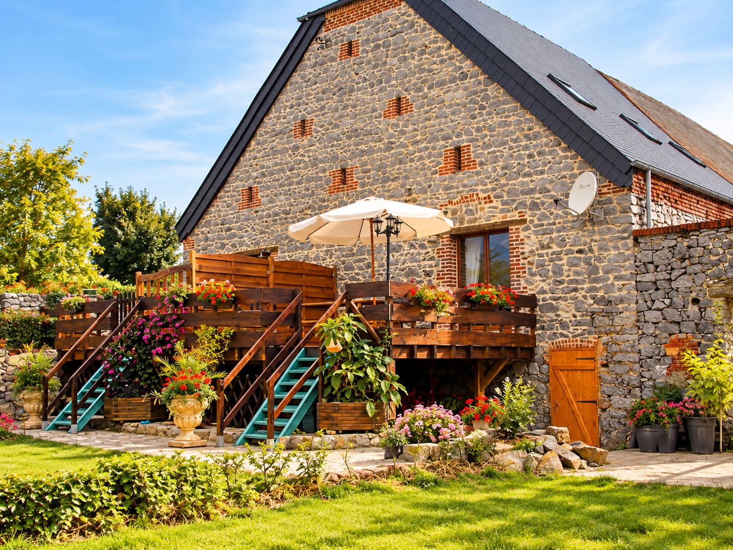 Bâtiment de caractère et jardin aux Logis de la Solre